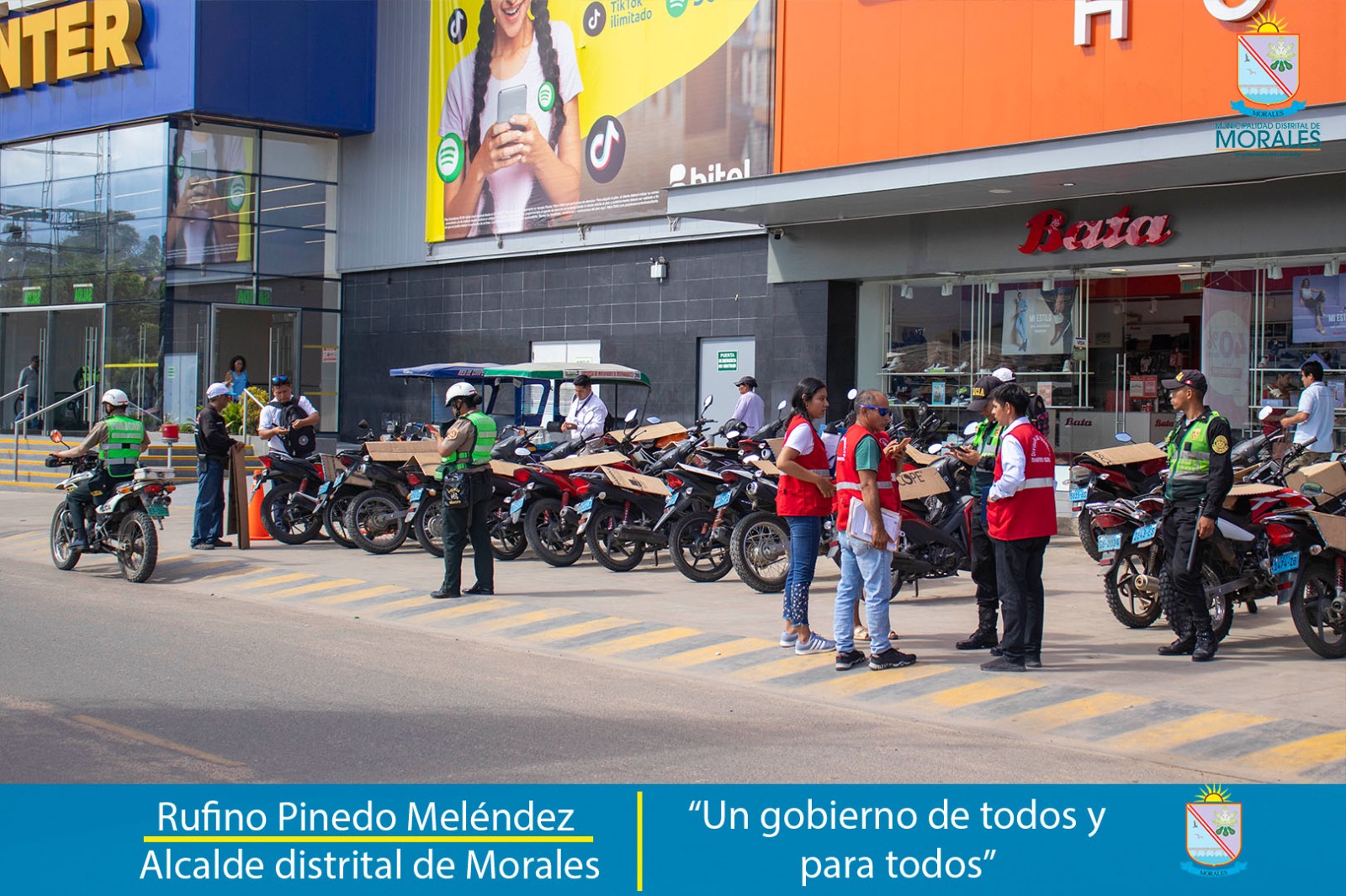 INSPECTORES DE TRÁNSITO DE LA MUNICIPALIDAD DISTRITAL DE MORALES PONE ORDEN EN FRONTIS DE DIVERSAS ENTIDADES PÚBLICAS Y PRIVADAS. 